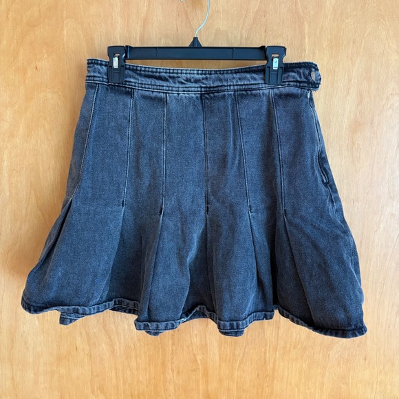 Pilcro Dresses & Skirts - Pilcro Denim Pleated Mini Skirt size 10 Acid‎ Wash Black Grunge Skater Style